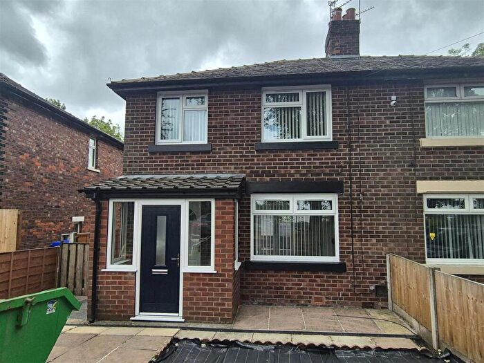3 Bedroom Semi Detached House To Rent In Broadoak Road, Ashton-Under-Lyne, OL6