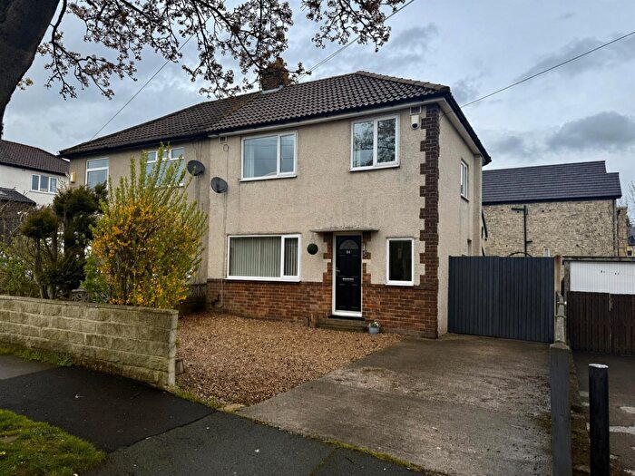 3 Bedroom Semi Detached House For Sale In Kingsway, Wrose, Bradford, BD2