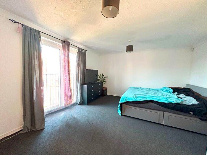 3 Bedroom Town House For Sale In Pearcy Close, Harold Hill, Romford, RM3