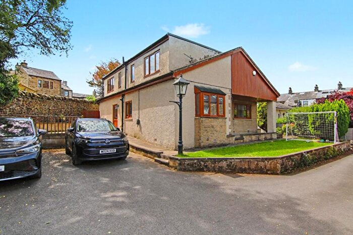 5 Bedroom Detached House For Sale In Newby Street, Cross Hills, BD20