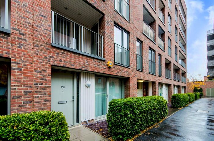 2 Bedroom Flat To Rent In Hammersley Road, Canning Town, London, E16