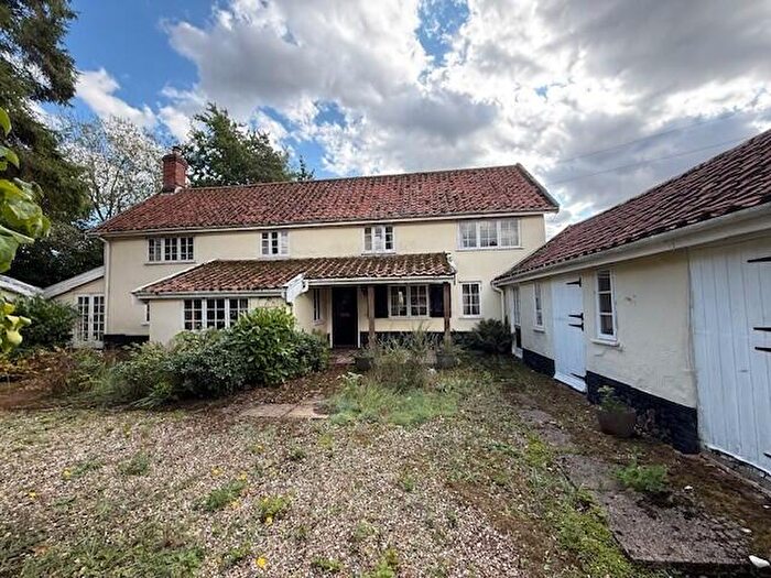 5 Bedroom Detached House For Sale In Woodmans Lodge And Annexe, The Street, Ashwellthorpe, Norfolk, NR16