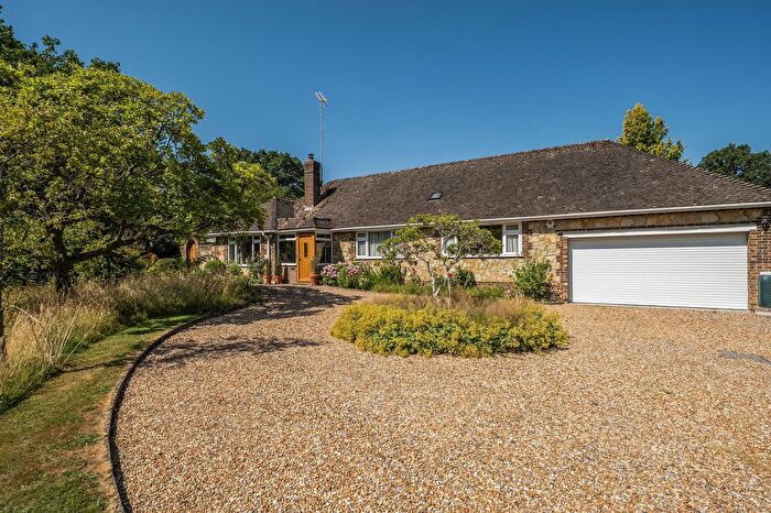 3 Bedroom Detached Bungalow For Sale In Melrose Place, Storrington, RH20