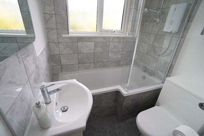 2 Bedroom Detached Bungalow For Sale In Buchanan Street, G63