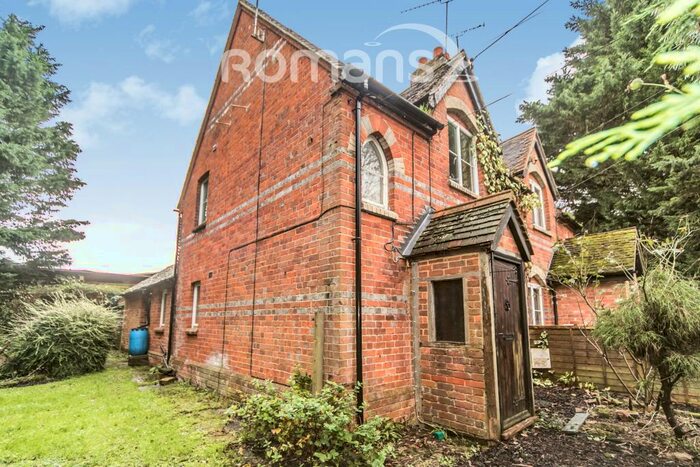 2 Bedroom Cottage To Rent In Dyson Wood Farm Cottages, Caversham, RG4