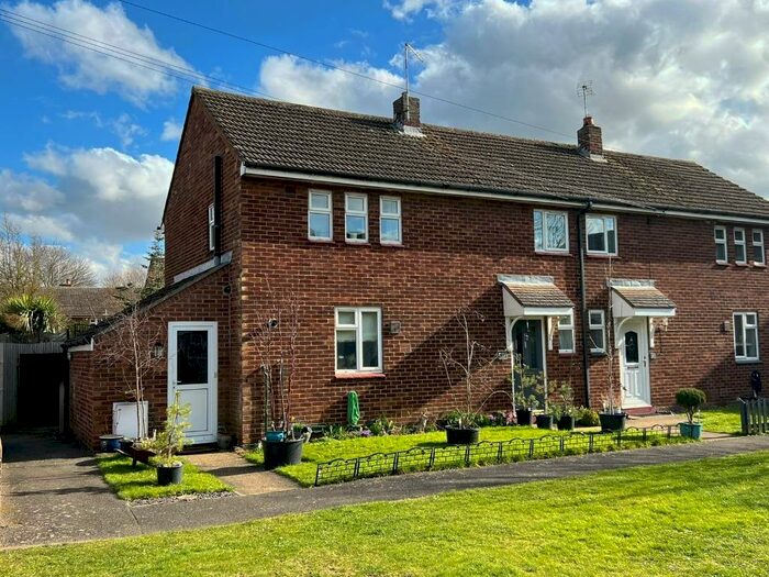 3 Bedroom Semi-Detached House To Rent In Belle Isle, Brampton, PE28