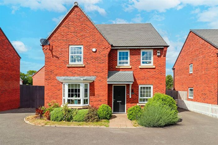 4 Bedroom Detached House For Sale In Spinney Fields, Long Itchington, Southam, CV47