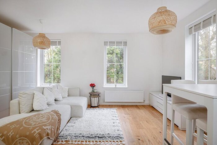 1 Bedroom Apartment For Sale In Parsonage Lane, Bishop's Stortford, Hertfordshire, CM23