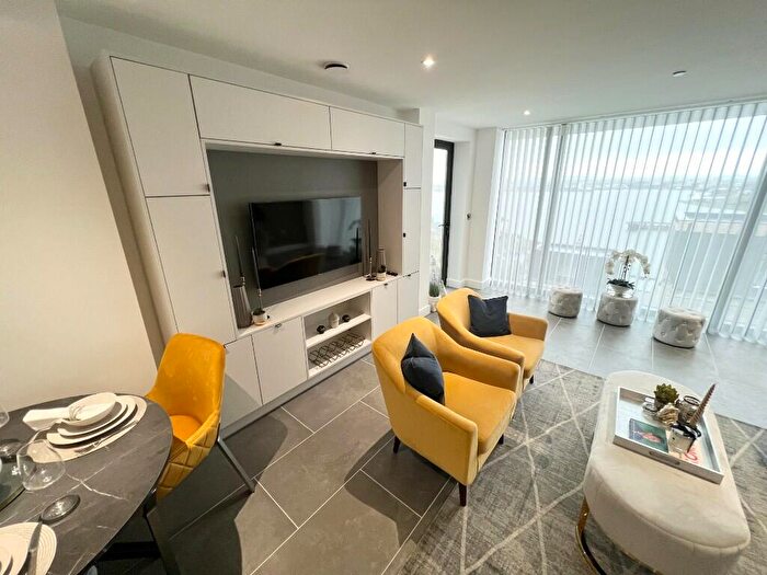 3 Bedroom Apartment To Rent In Apartment La Cote, Sainte Adress, CF64