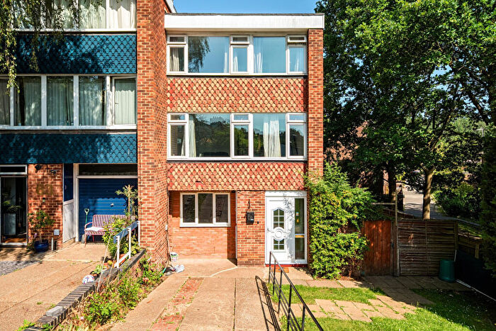 4 Bedroom End Of Terrace House For Sale In White Lodge, London, SE19