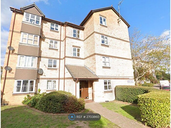 1 Bedroom Flat To Rent In Toulouse Court, London, SE16