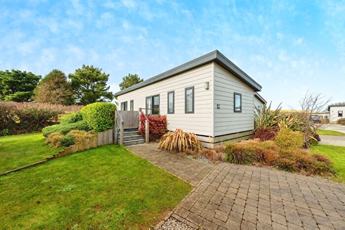 2 Bedroom Bungalow For Sale In Hoburne Holiday Park, St. Mabyn, Bodmin, Cornwall, PL30