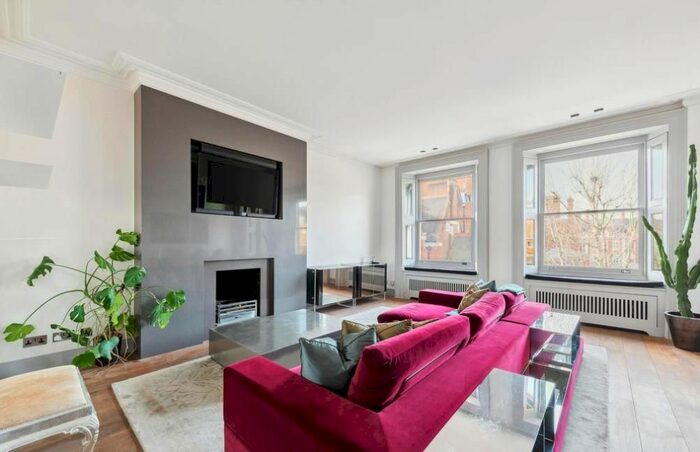 3 Bedroom Flat To Rent In Harewood Avenue, Marylebone, London, NW1