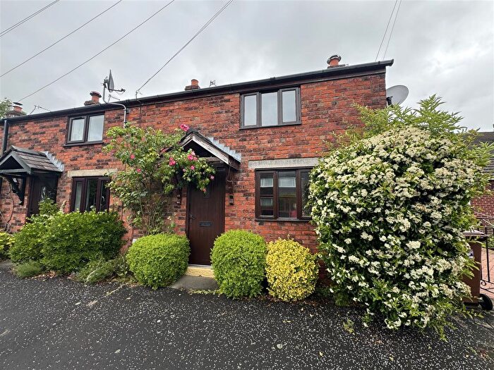 2 Bedroom Cottage To Rent In Liverpool Old Road, Much Hoole, PR4