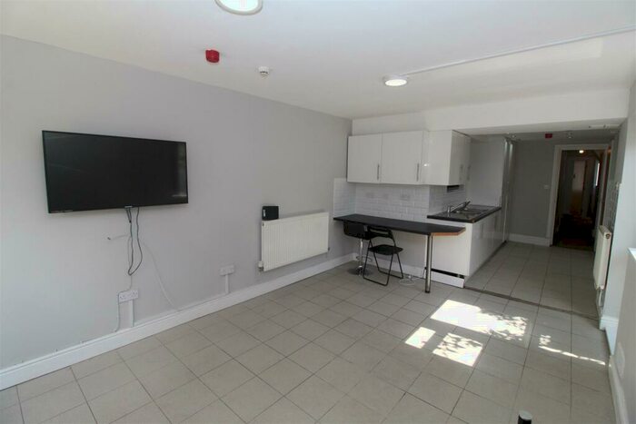 6 Bedroom House To Rent In Merthyr Street, Cathays, Cardiff, CF24