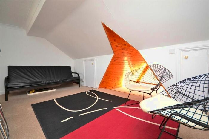 1 Bedroom Flat To Rent In Gordon Avenue, St Margarets, Twickenham, TW1