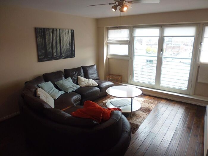 2 Bedroom Flat To Rent In A Wallace Street, Glasgow, G5