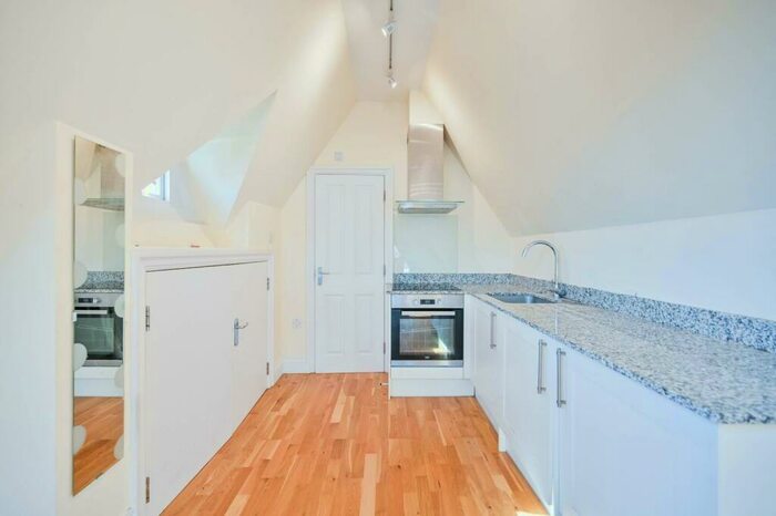 Studio To Rent In Hatch Lane, Windsor, SL4