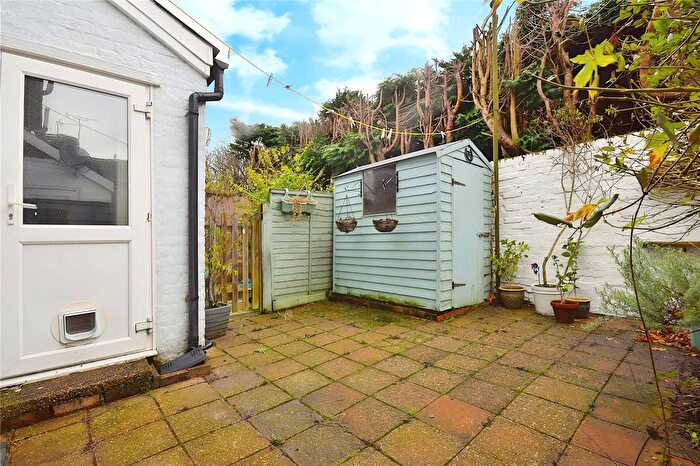 2 Bedroom End Of Terrace House For Sale In Cromwell Road, Tunbridge Wells, Kent, TN2