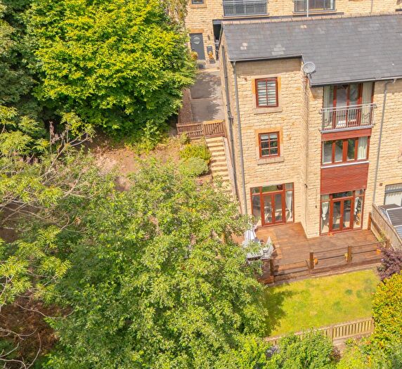 4 Bedroom Semi-Detached House For Sale In Upper Sunny Bank Mews, Meltham, Holmfirth, Kirklees, HD9