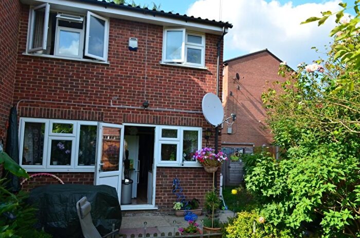 3 Bedroom Semi-Detached House To Rent In Gurney Close, London, IG11