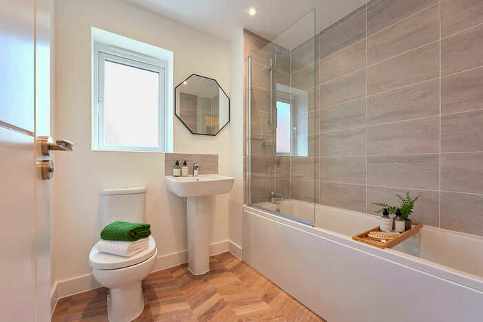 4 Bedroom Detached House For Sale In Poppyfields Linden Homes Sales Office, Irthlingborough Road, Wellingborough, NN8