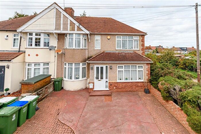 5 Bedroom Semi Detached House For Sale In Northumberland Avenue, Welling, Kent, DA16