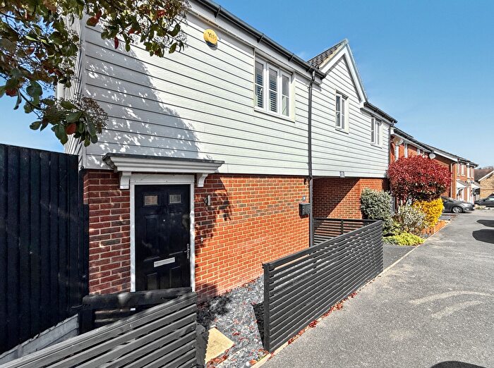2 Bedroom Maisonette To Rent In Primrose Way, Minster-On-Sea, ME12