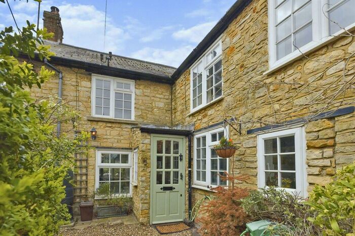 4 Bedroom House To Rent In Moorend Road, Yardley Gobion, Towcester, NN12