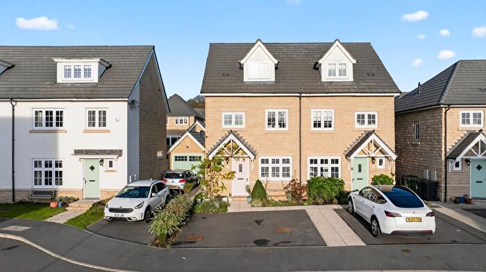 4 Bedroom Semi-detached House For Sale In Riverside View, Horsforth, Leeds, West Yorkshire, LS18