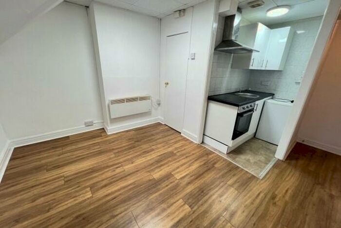 1 Bedroom Flat To Rent In Newport Road Cardiff, CF24