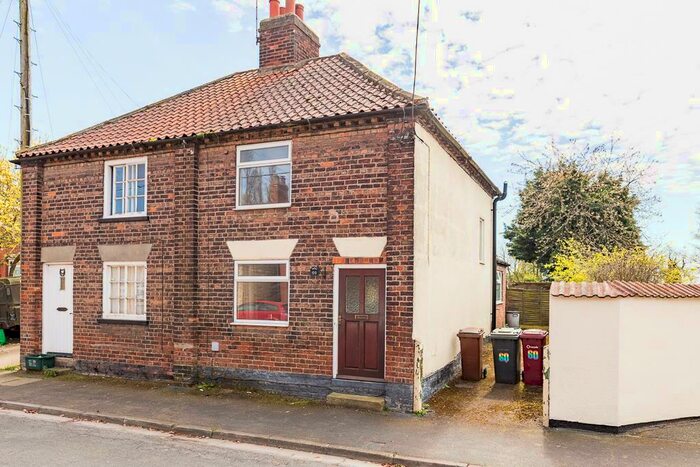 2 Bedroom Semi-Detached House For Sale In Park Street, Winterton, Scunthorpe, DN15