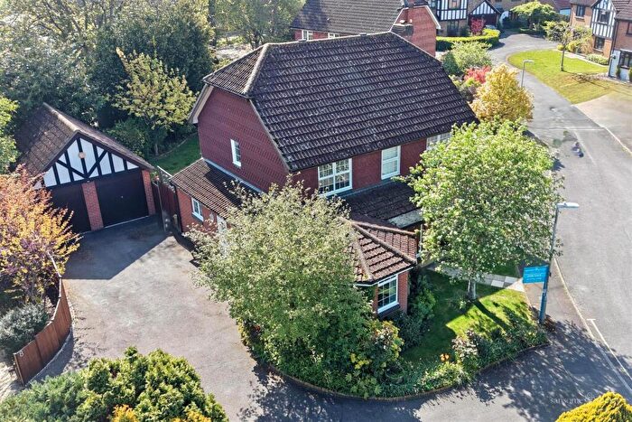 5 Bedroom Detached House For Sale In Duncan Gardens, Purley On Thames, Reading, RG8