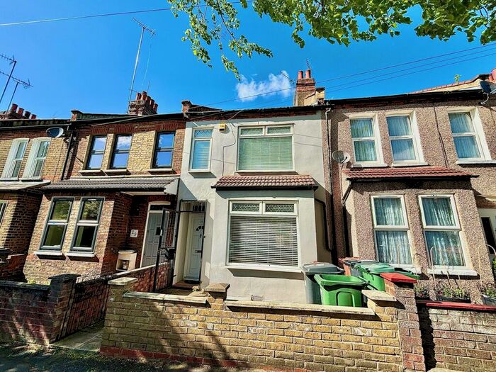 3 Bedroom House To Rent In Macdonald Road, Walthamstow, E17
