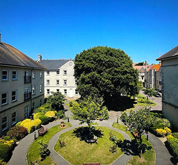 1 Bedroom Flat For Sale In Somerleigh Road, Dorchester, DT1