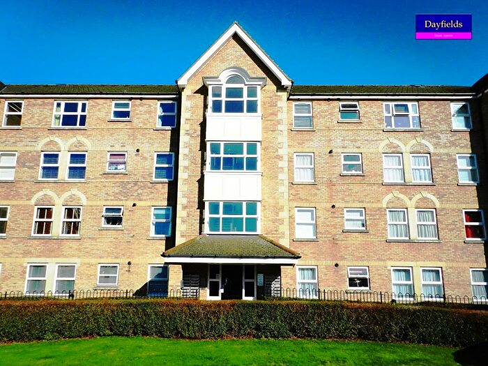 1 Bedroom Flat To Rent In Cobham Close, London, EN1