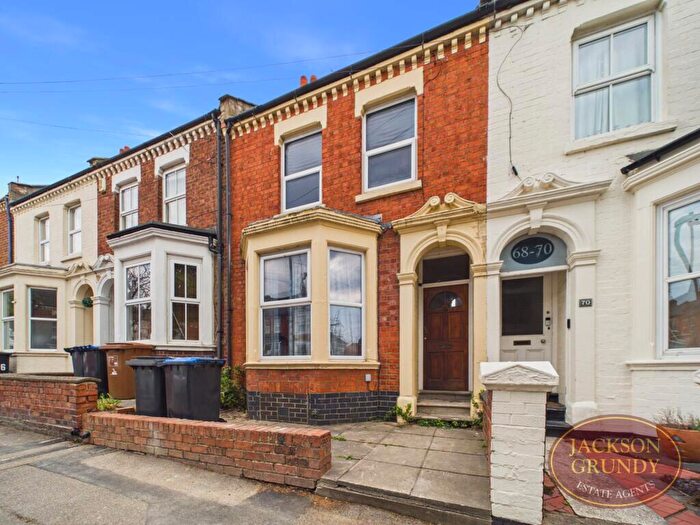 3 Bedroom Terraced House For Sale In Stimpson Avenue, Northampton, Northamptonshire, NN1