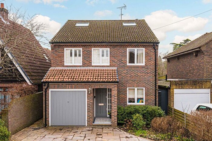 5 Bedroom Detached House For Sale In Old Farm Road, Hampton, TW12