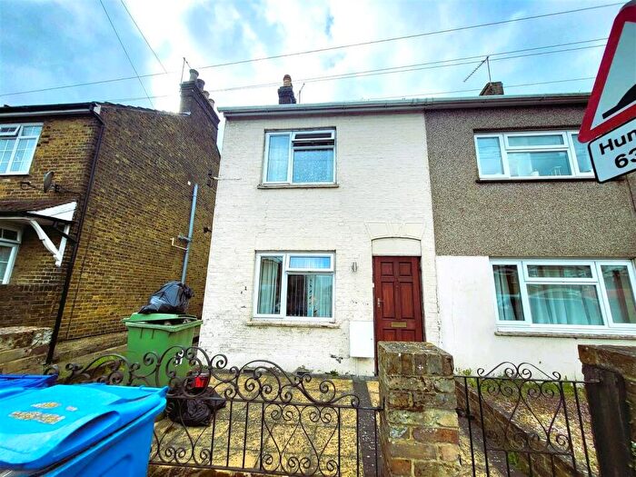 1 Bedroom Flat To Rent In Murston Road, Sittingbourne, ME10