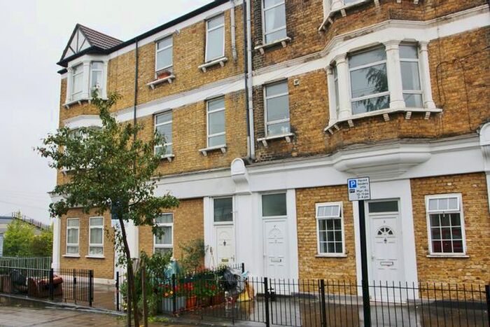 2 Bedroom Flat To Rent In Wells House Road, London, NW10
