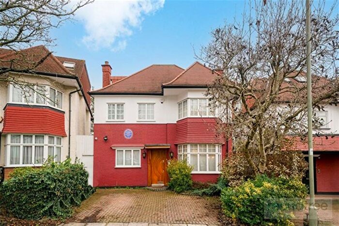 5 Bedroom Detached House For Sale In Haslemere Avenue, Hendon, NW4