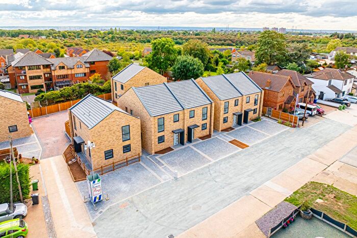 3 Bedroom Detached House For Sale In Grosvenor Road, Orsett, RM16