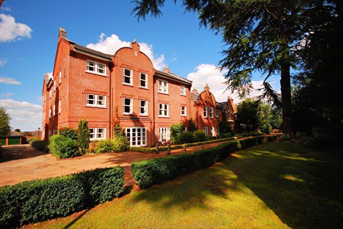 2 Bedroom Flat To Rent In Horseshoe Lane East, Merrow, Guildford, GU1