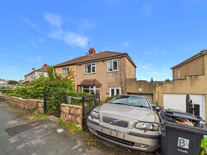 3 Bedroom Semi-Detached House For Sale In Cotswold View, Kingswood, BS15