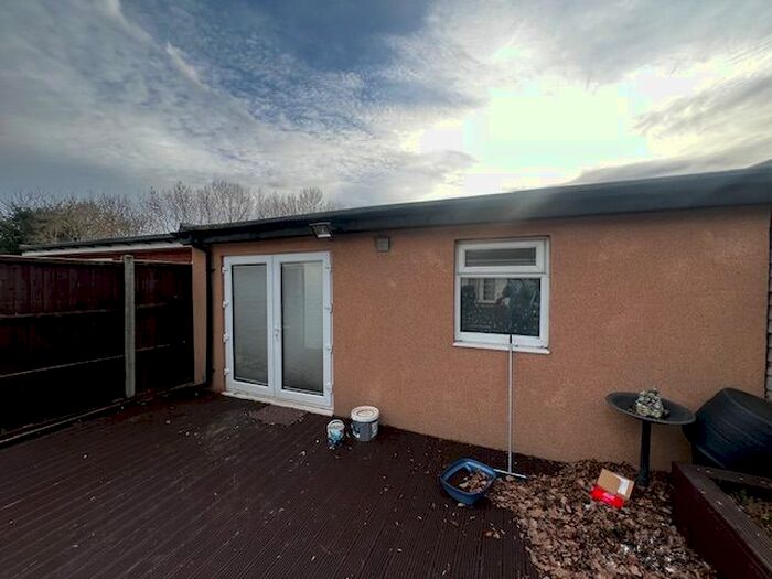 Studio To Rent In Worton Way, Isleworth, TW7