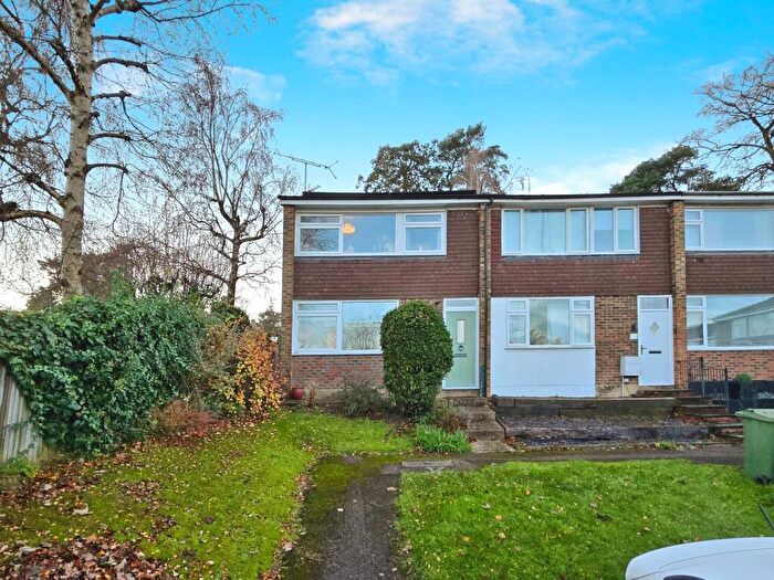 3 Bedroom End Of Terrace House For Sale In Verne Drive, Ampthill, Bedfordshire, MK45