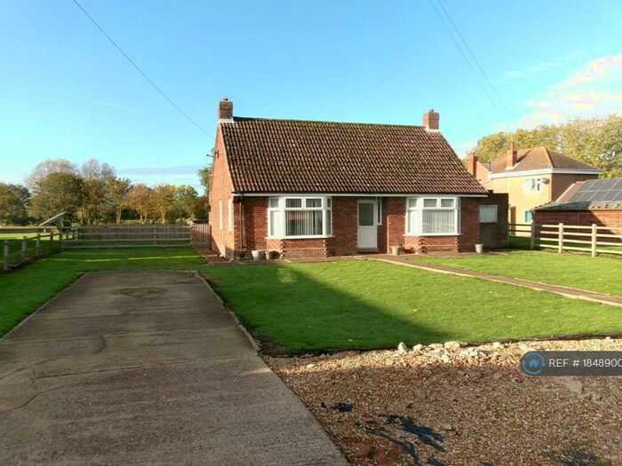 2 Bedroom Bungalow To Rent In Main Road, Conisholme, Louth, LN11
