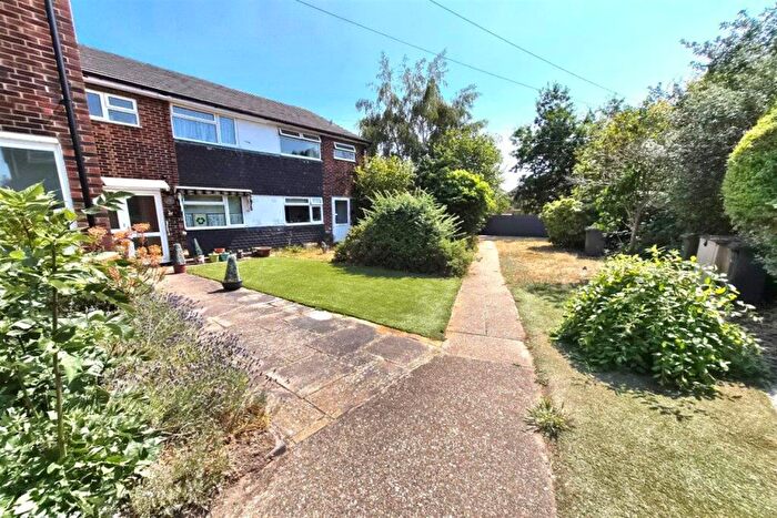 3 Bedroom Terraced House For Sale In Bedroom Terraced House In Guildford, GU2