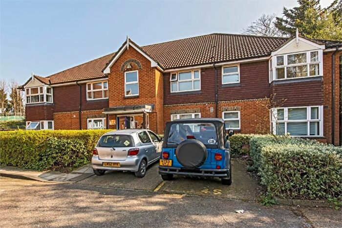 1 Bedroom Flat To Rent In Taylor Close, Hounslow, TW3