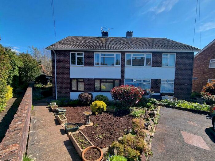 2 Bedroom Flat To Rent In Cedar Close, Oldland Common, BS30